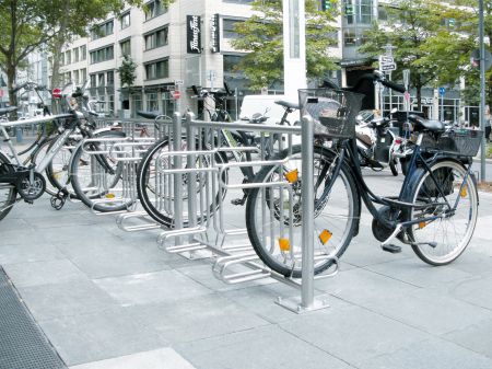 Fahrradparker F 3190, doppelseitige Radeinstellung