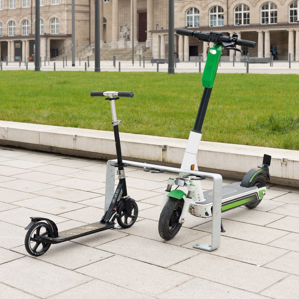 Scooter-Parker F 3570 mit fünf Einstellplätze